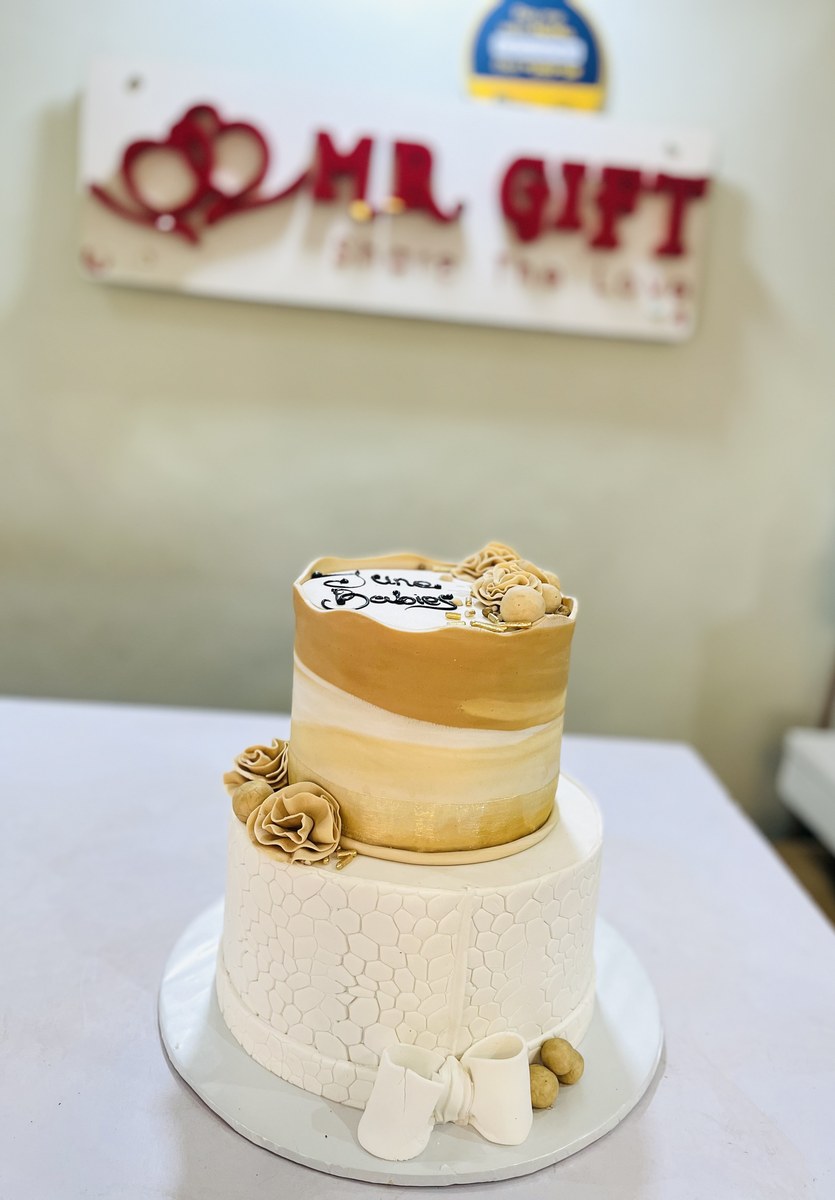 Classic Delight Gift Box — MistaGift Uganda gallery